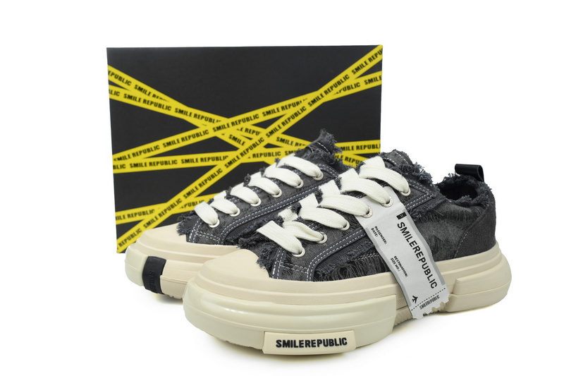 Smilerepublic Gray