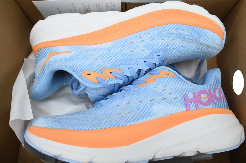 HOKA Clifton 9 'Airy Blue'