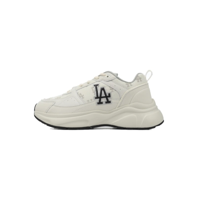 MLB Fast Ball Classic Monogram New York Yankees Sneakers White 01