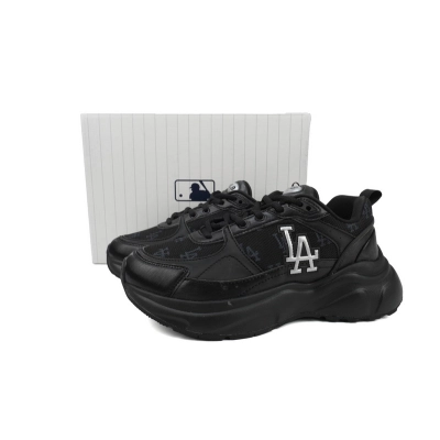 MLB Fast Ball Classic Monogram New York Yankees Sneakers Black 02