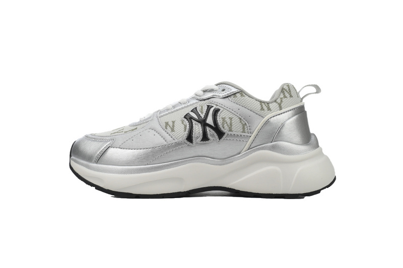 MLB Fast Ball Classic Monogram New York Yankees Sneakers Silver