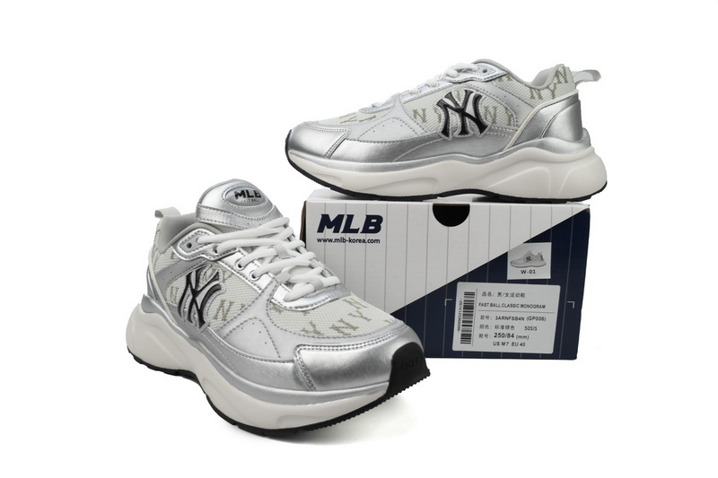 MLB Fast Ball Classic Monogram New York Yankees Sneakers Silver