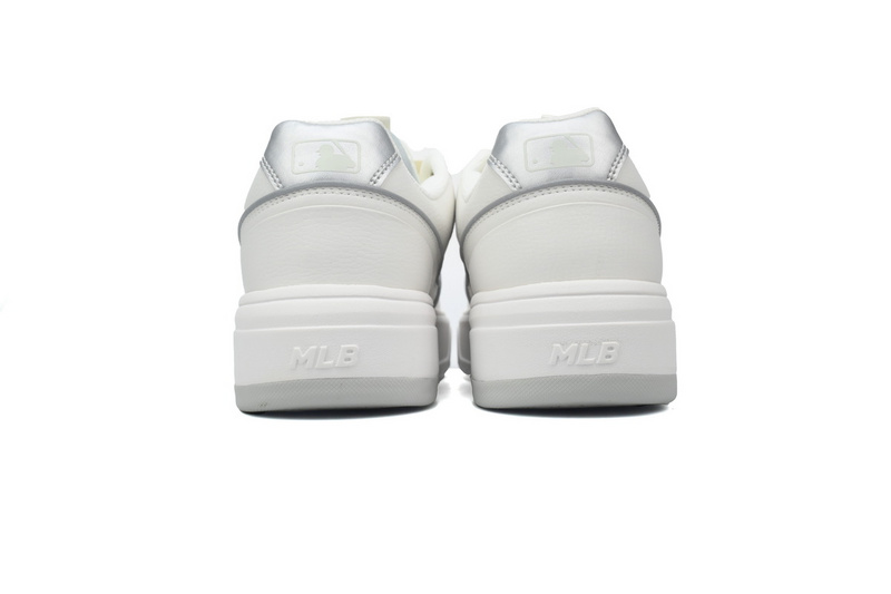 Giày MLB Chunky Liner Basic New York Yankees Sneaker White Sliver