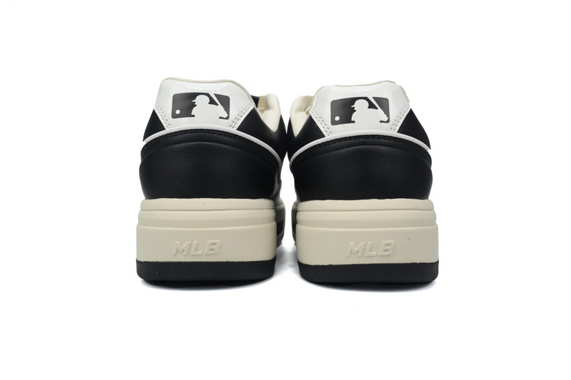Giày MLB Chunky Liner Basic New York Yankees Sneaker Black White