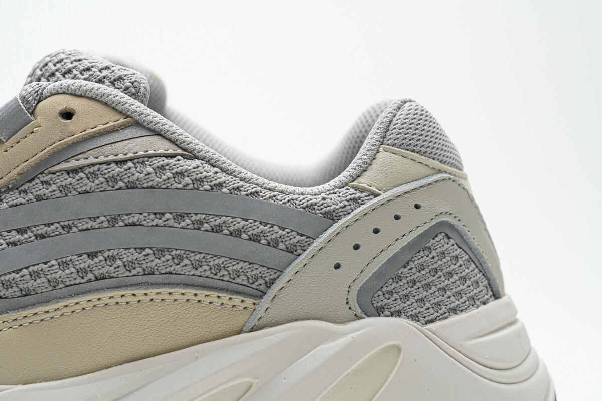 AH adidas Yeezy Boost 700 V2 “Cream”