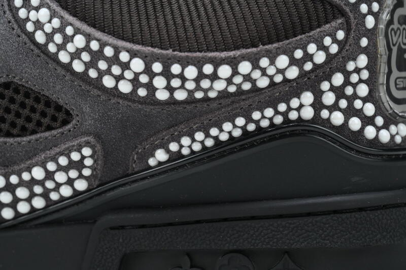 LOUIS VUITTON Black Grey White Diamond