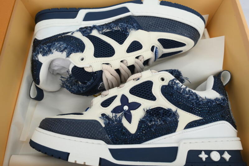 LOUIS VUITTON Ma Mao Blue Diamond