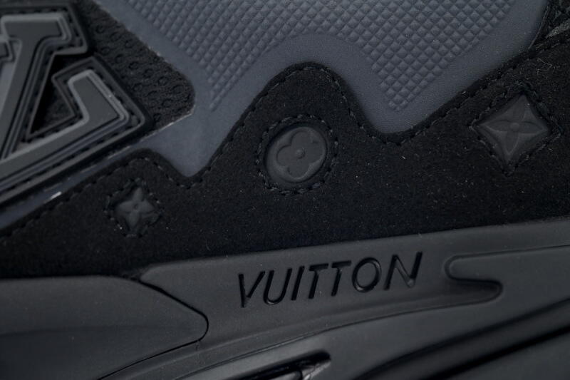 Louis Vuitton Run Tatic Black