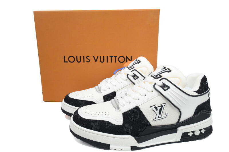 LOUIS VUITTON Trainer White Black
