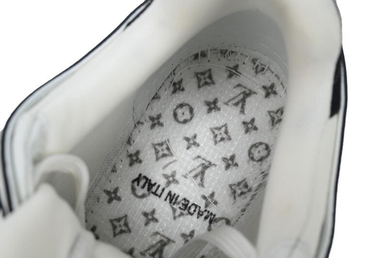 LOUIS VUITTON Trainer White Black
