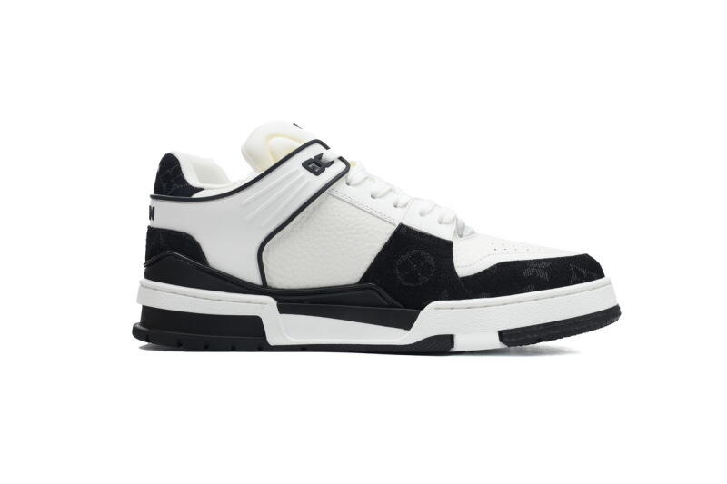 LOUIS VUITTON Trainer White Black