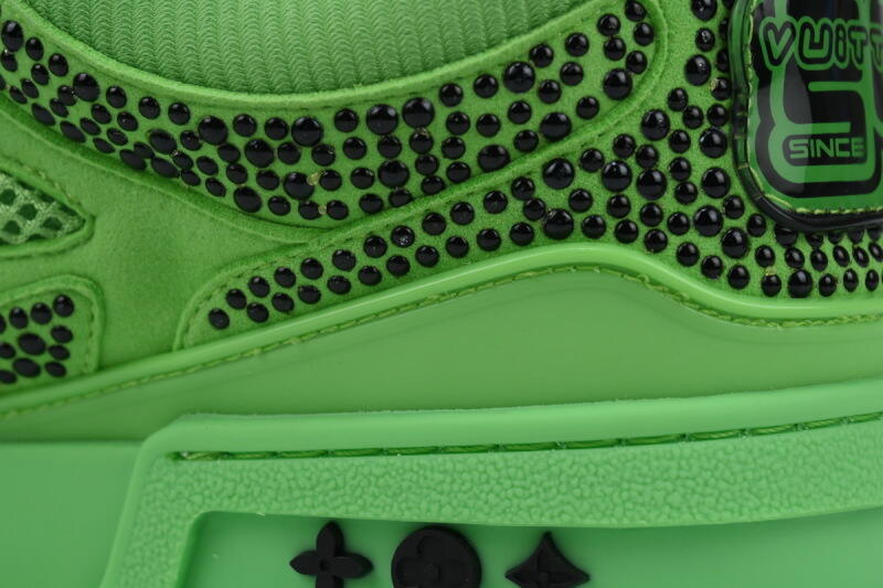 LOUIS VUITTON Trainer Green Diamond