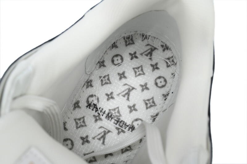 LOUIS VUITTON Trainer Black White