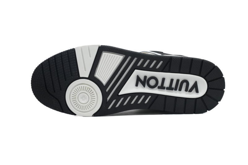 LOUIS VUITTON Trainer Black White