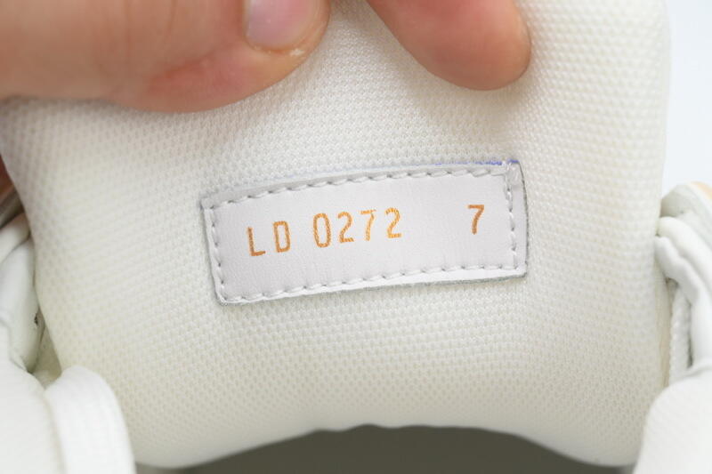 LOUIS VUITTON Trainer White Khaki