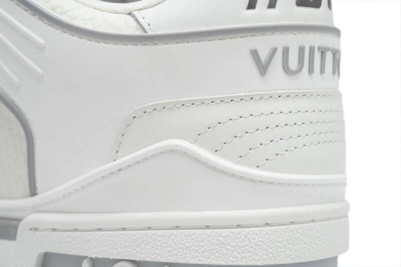 LOUIS VUITTON Trainer White