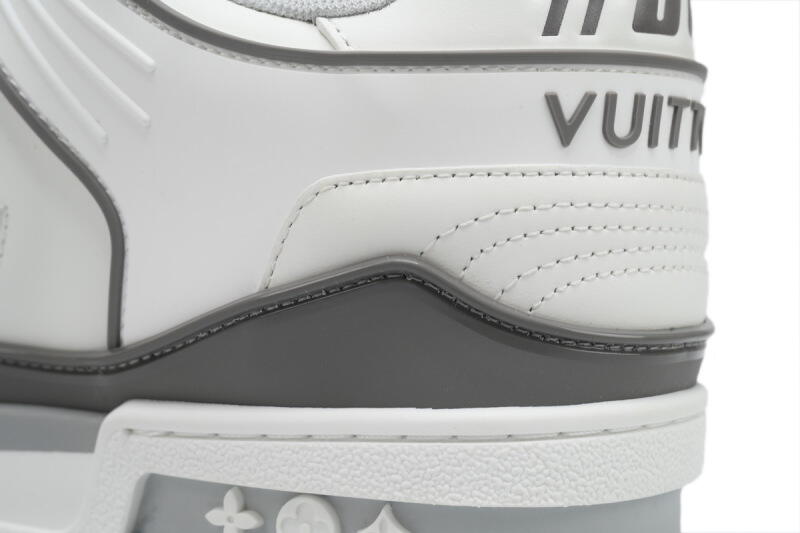LOUIS VUITTON Trainer White Grey
