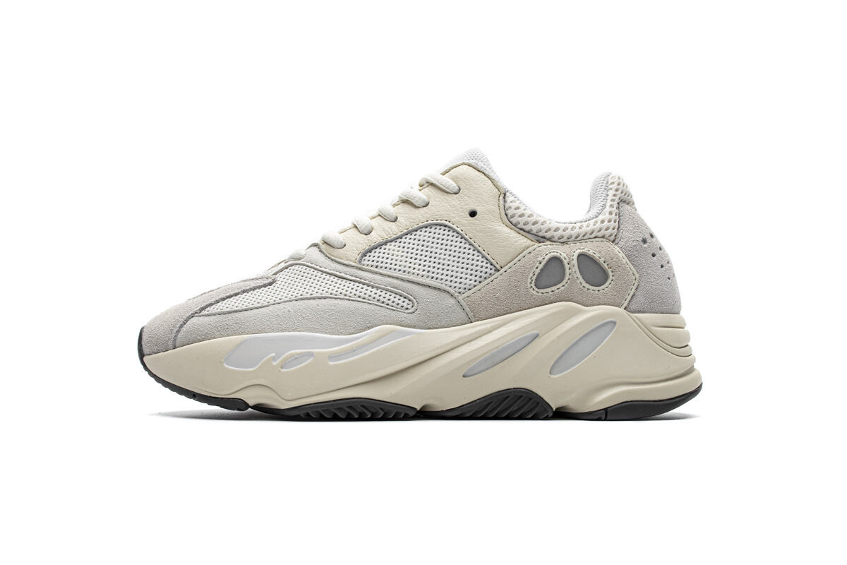 AH Yeezy Boost 700“Analog”