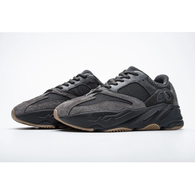 AH Yeezy Boost 700“Utility Black” 02