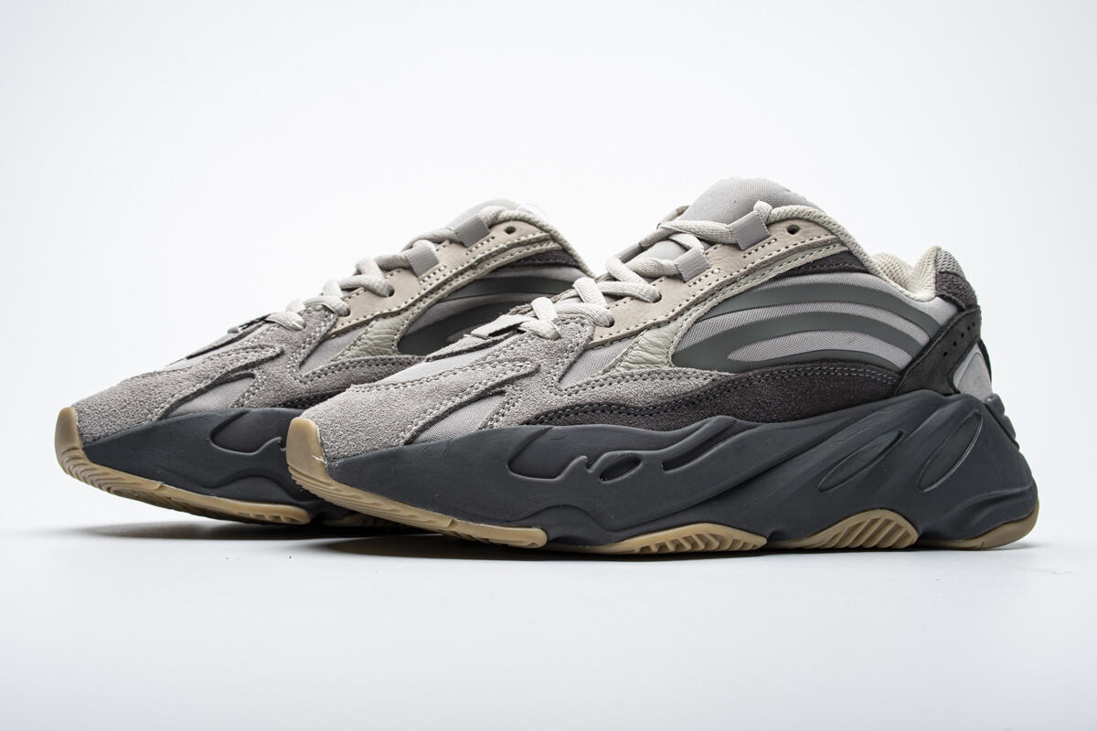 AH Yeezy Boost 700 V2“Tephra”