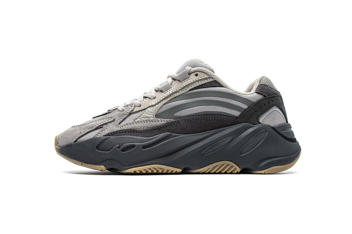 AH Yeezy Boost 700 V2“Tephra”
