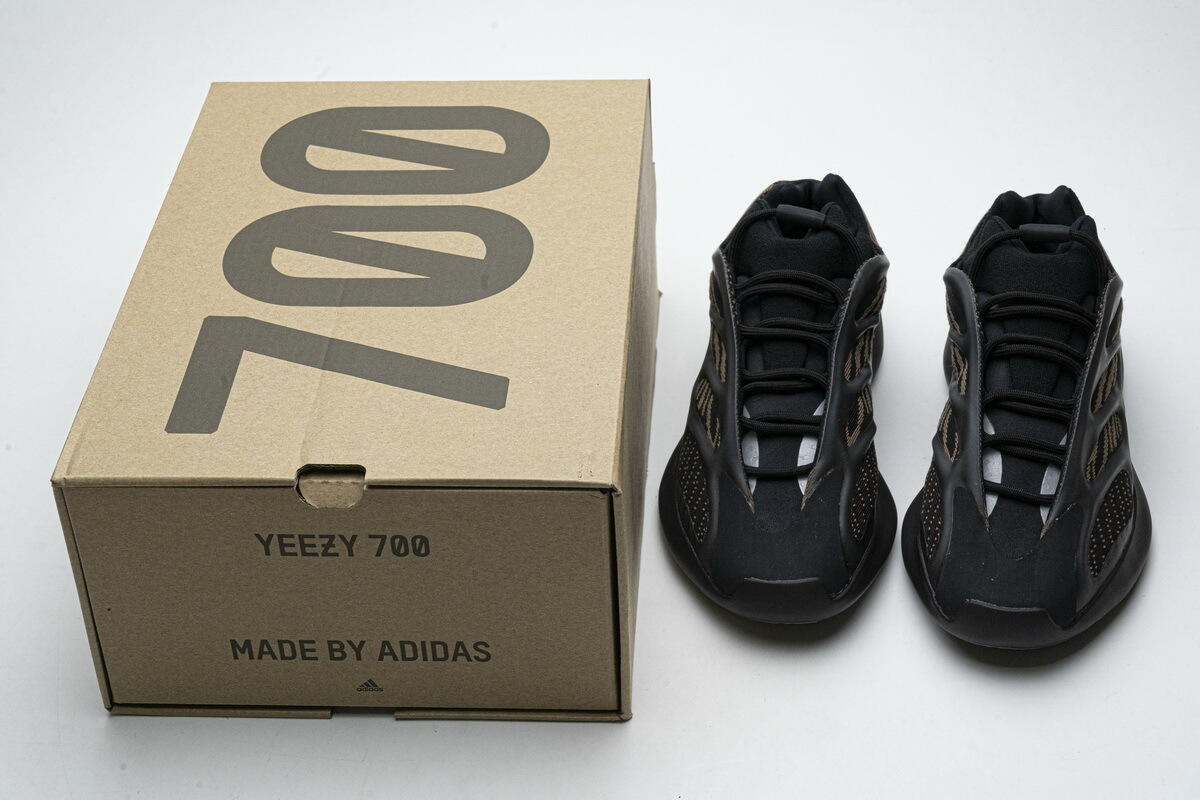 S2 adidas Yeezy 700 V3 “Eremiel”