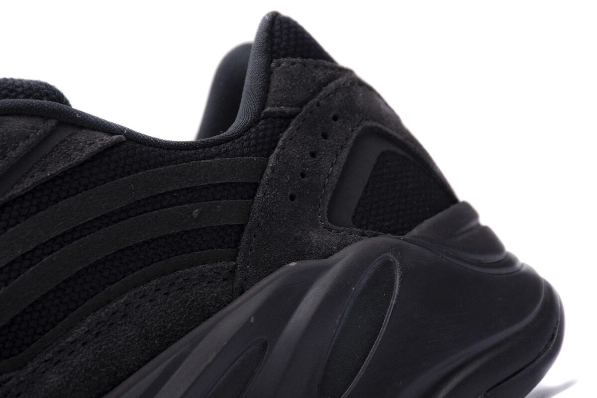 S2 Yeezy Boost 700V2 Vanta