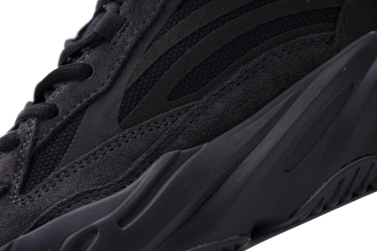 S2 Yeezy Boost 700V2 Vanta