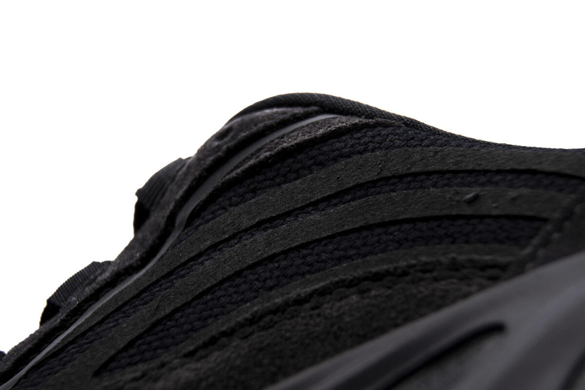 S2 Yeezy Boost 700V2 Vanta
