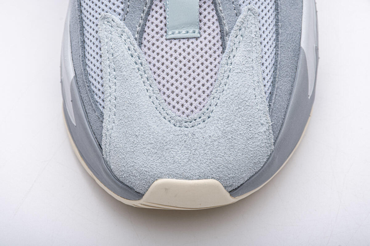 S2 Yeezy Boost700“Inertia”