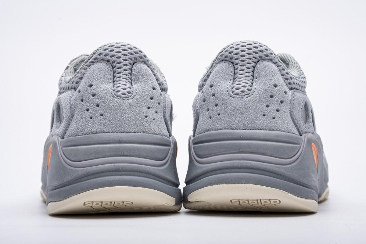 S2 Yeezy Boost700“Inertia”