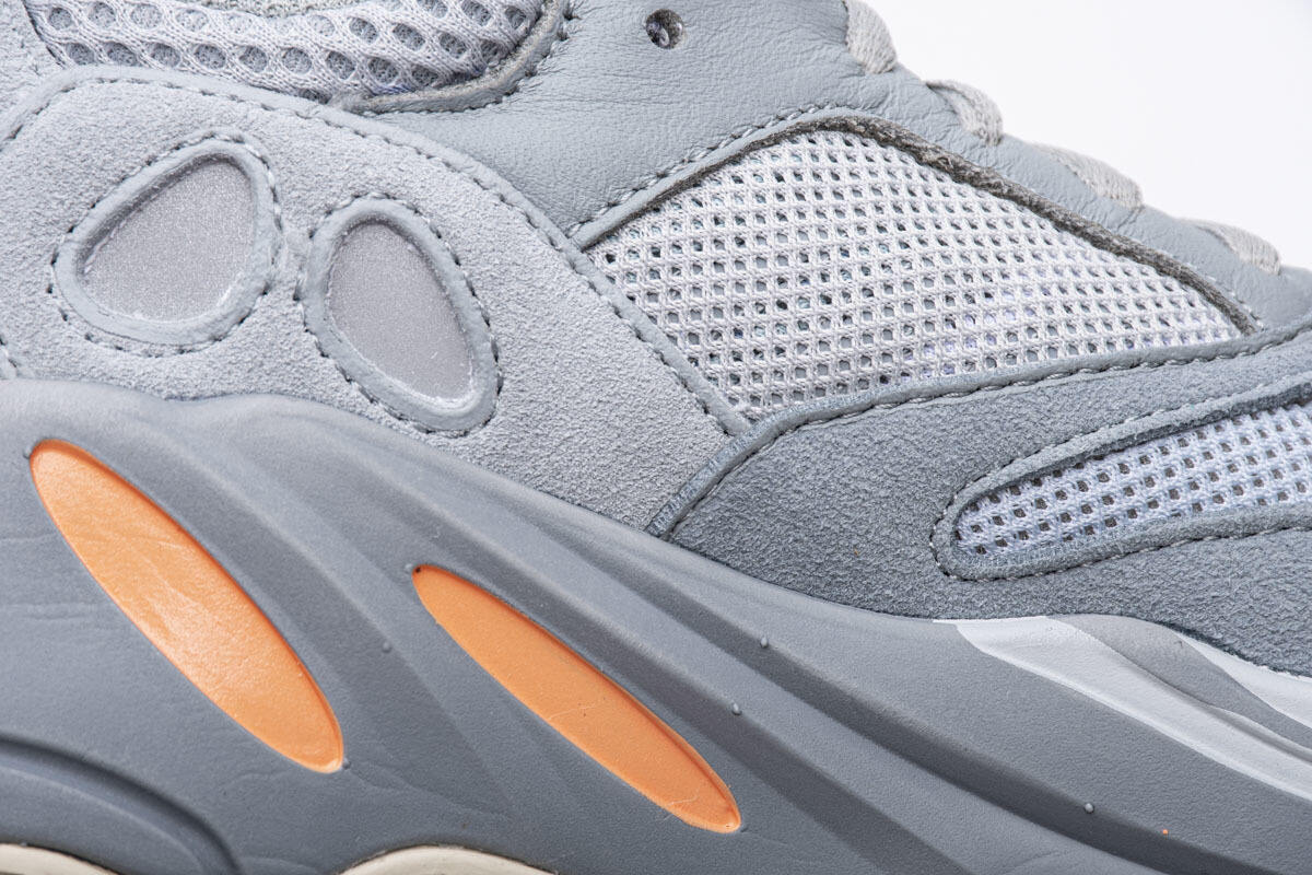 S2 Yeezy Boost700“Inertia”