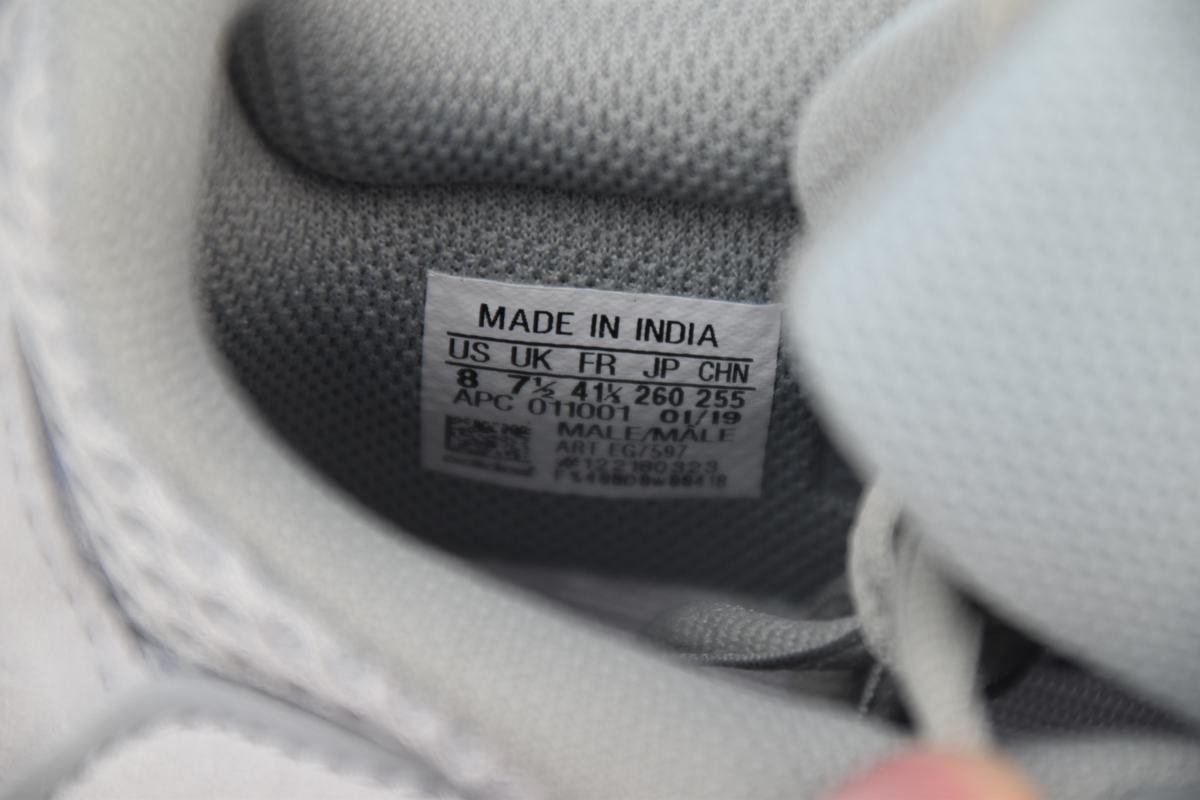 OG Yeezy Boost 700“Inertia”