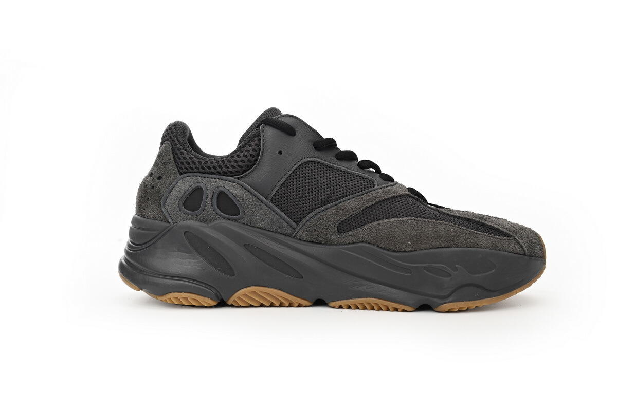 OG Yeezy Boost 700“Utility Black”