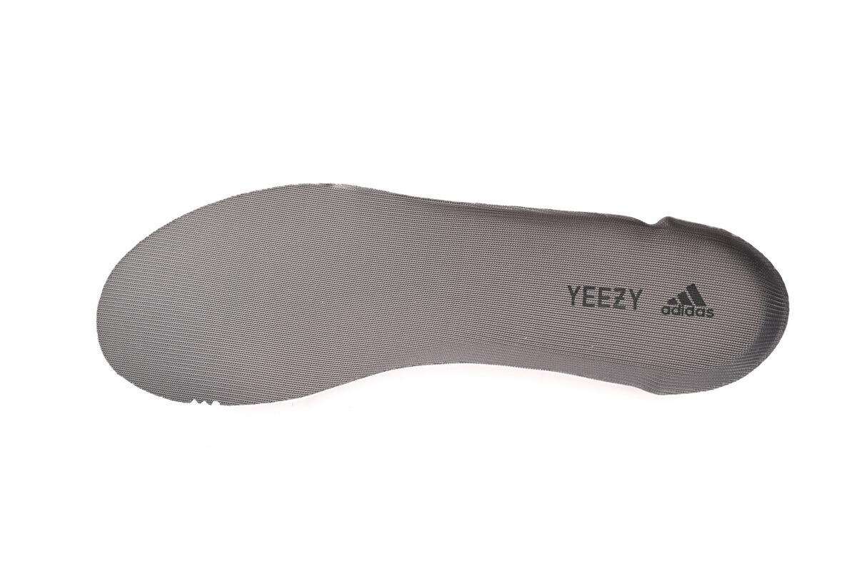 OG Yeezy Boost 700“Mauve”