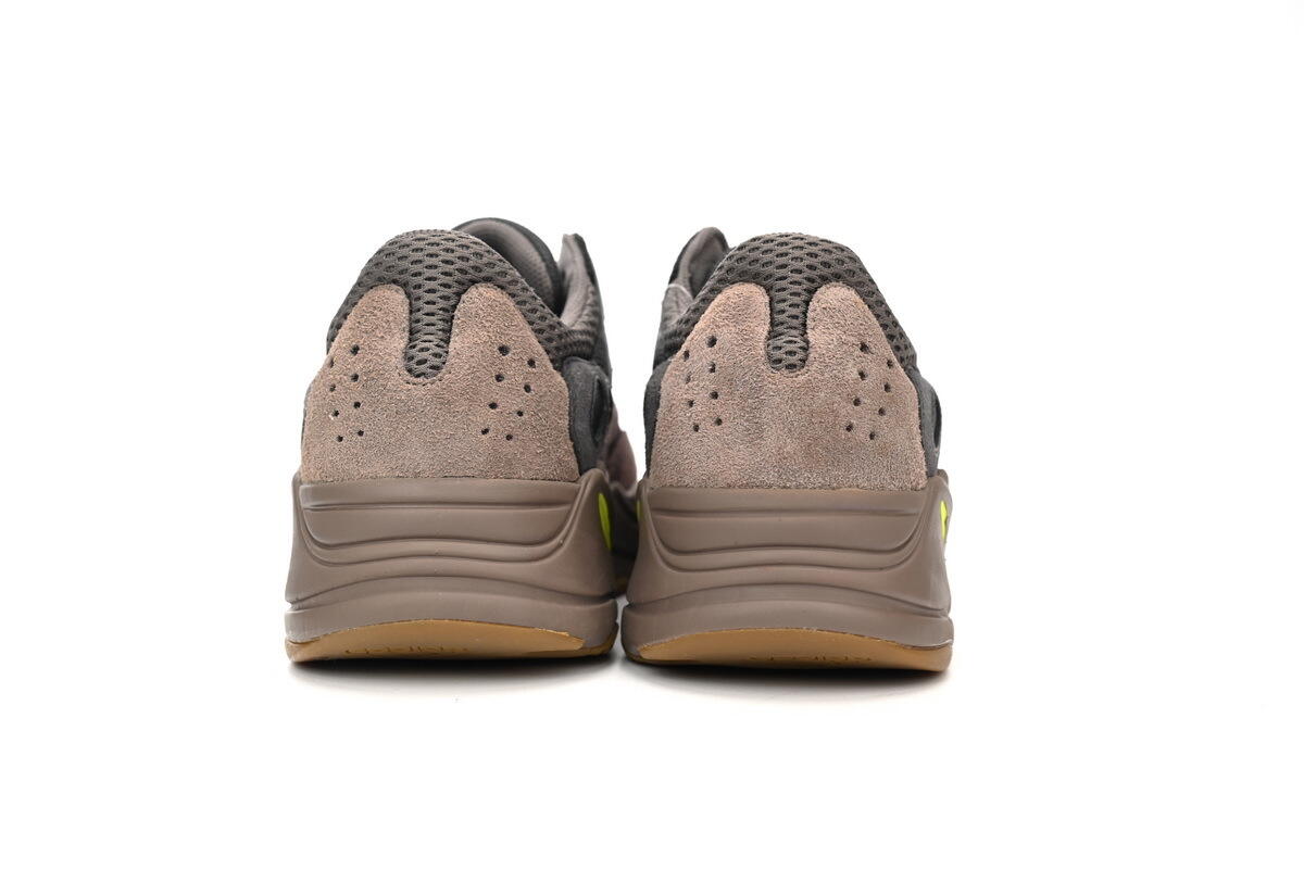 OG Yeezy Boost 700“Mauve”
