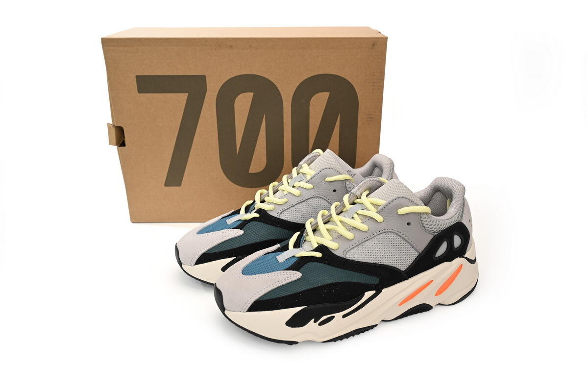 OG Yeezy Boost 700 OG“Wave Runner”