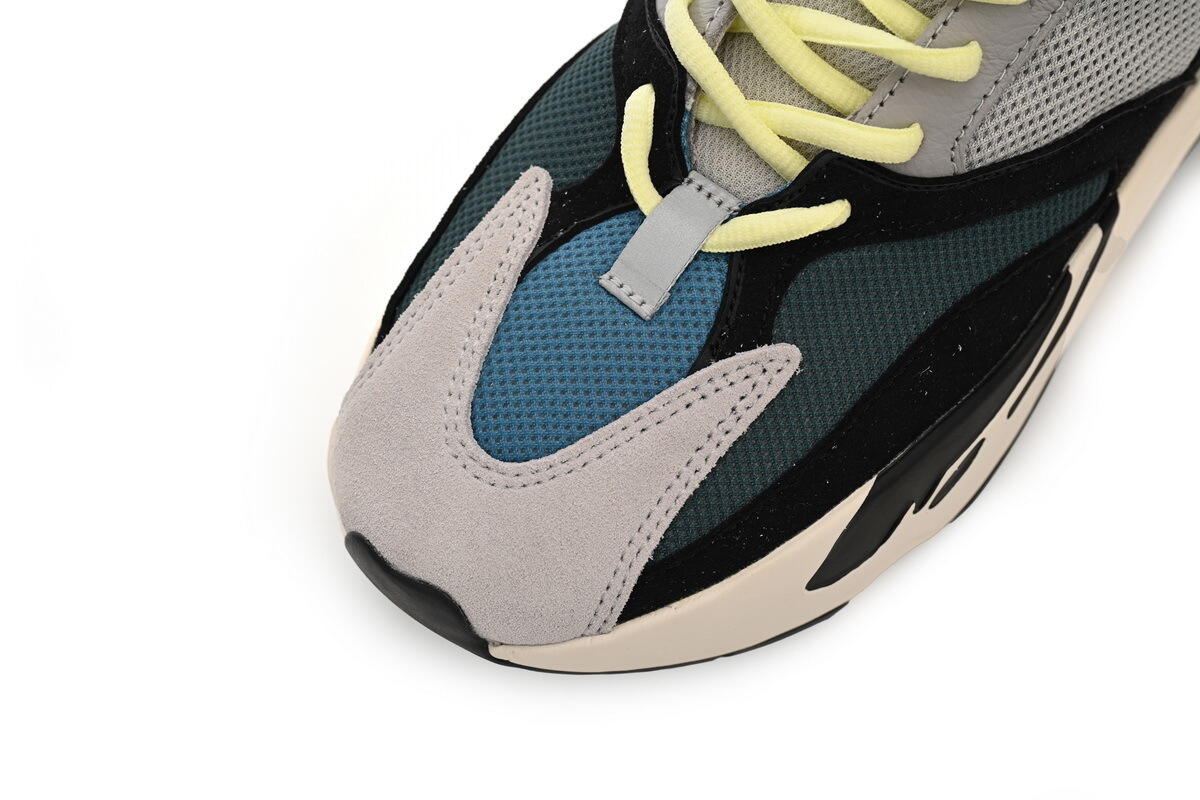 OG Yeezy Boost 700 OG“Wave Runner”