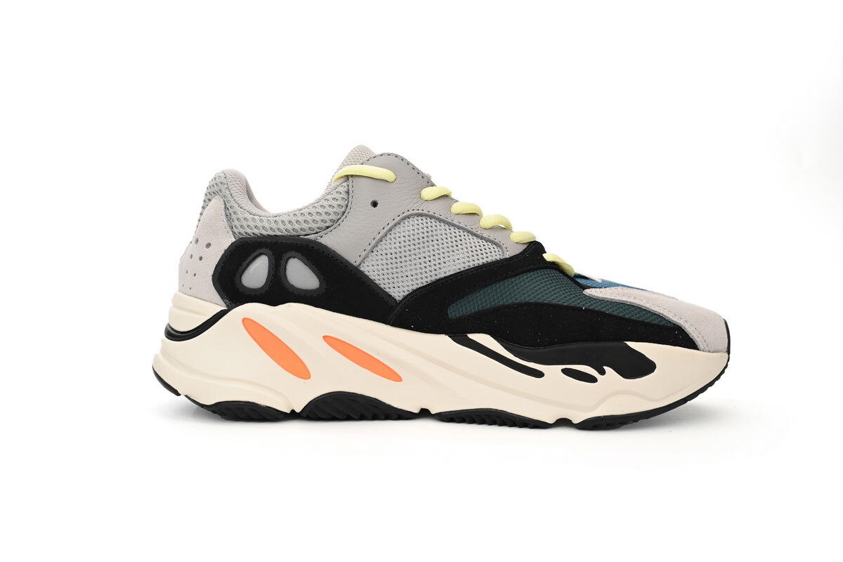 OG Yeezy Boost 700 OG“Wave Runner”
