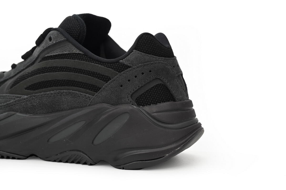 OG Yeezy Boost 700 V2 Vanta