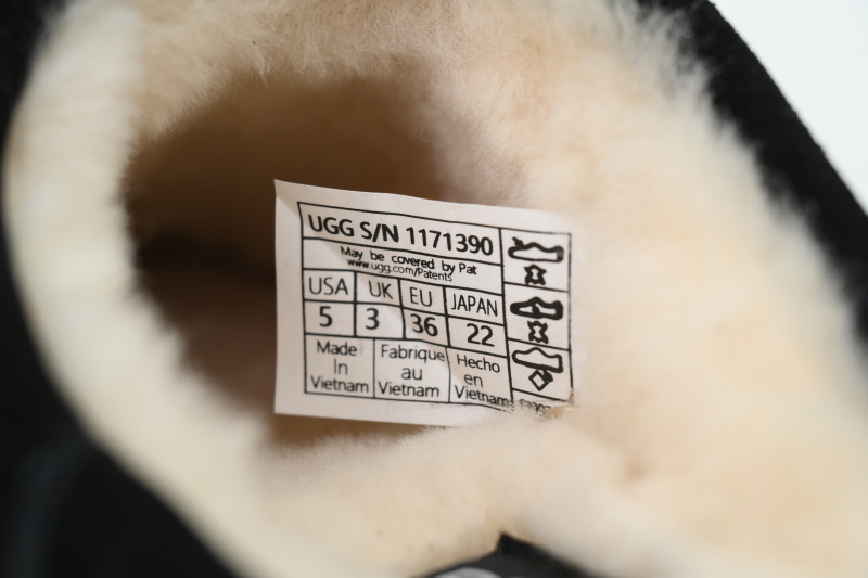UGG Thin And Light Black Kick