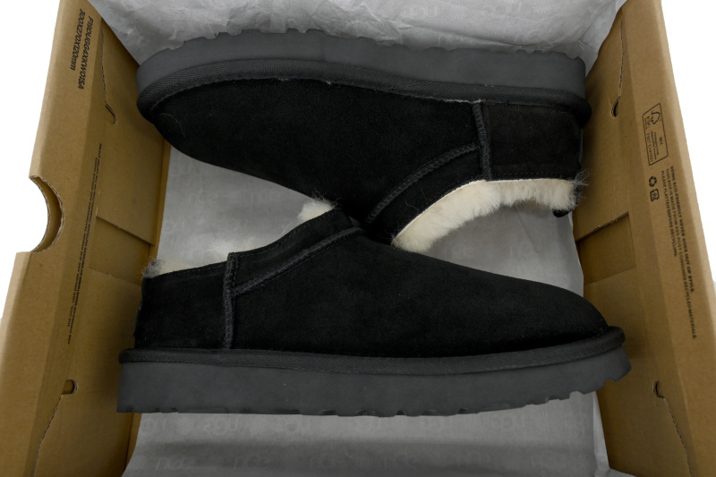 UGG Thin Black Base