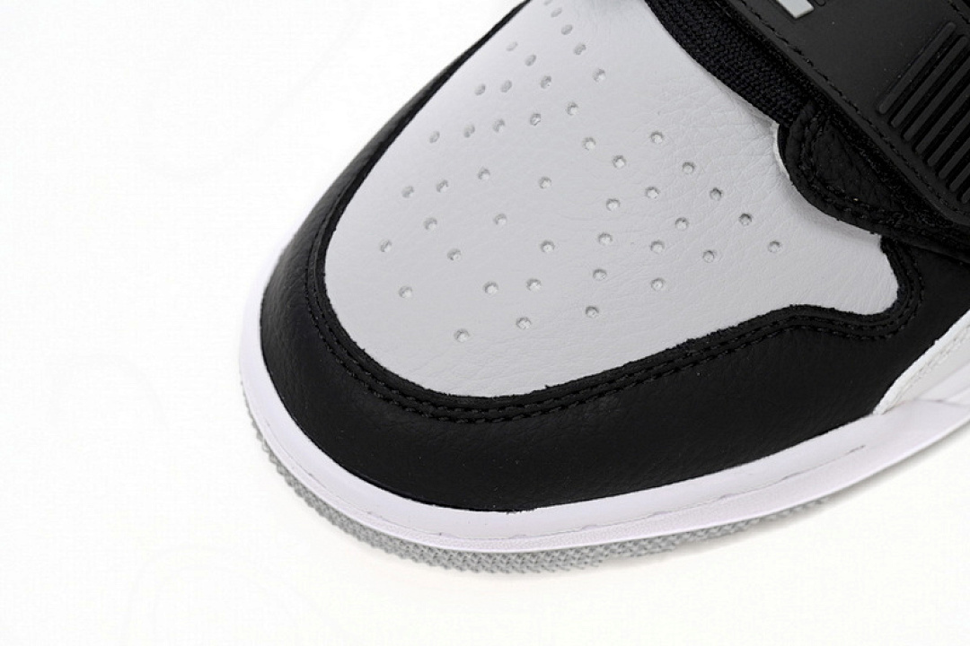 Air Jordan AJ312 White And Black Soot