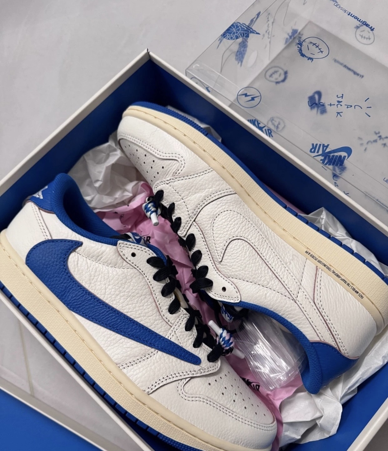 XP Fragment Design x Travis Scott x Air Jordan 1 Retro Low review zane 01