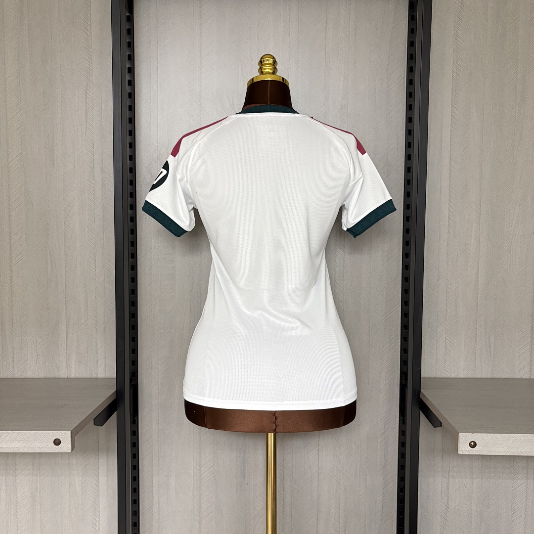 Real Madrid 2026/27 Home Women's Jersey - Fan Version Football Shirt | Regular Fit