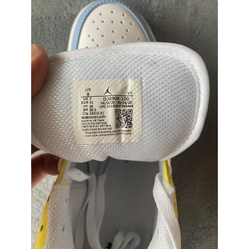 Air Jordan 1 Low To My First Coach DJ6909-100??