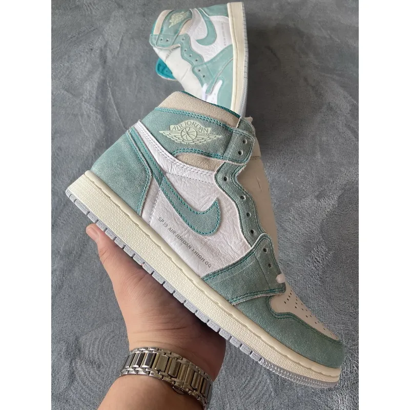 Air Jordan 1 High OG “Turbo Green” 555088-311