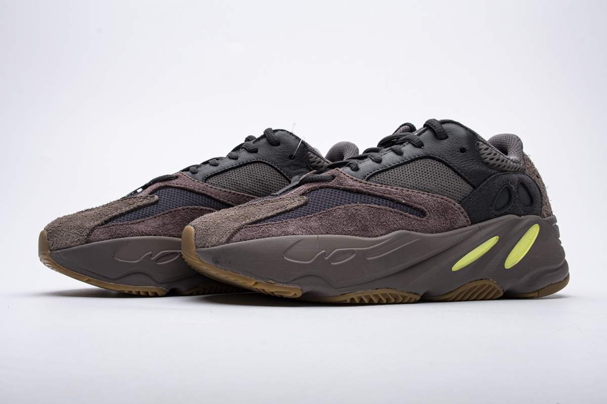 yeezy 700 mauve