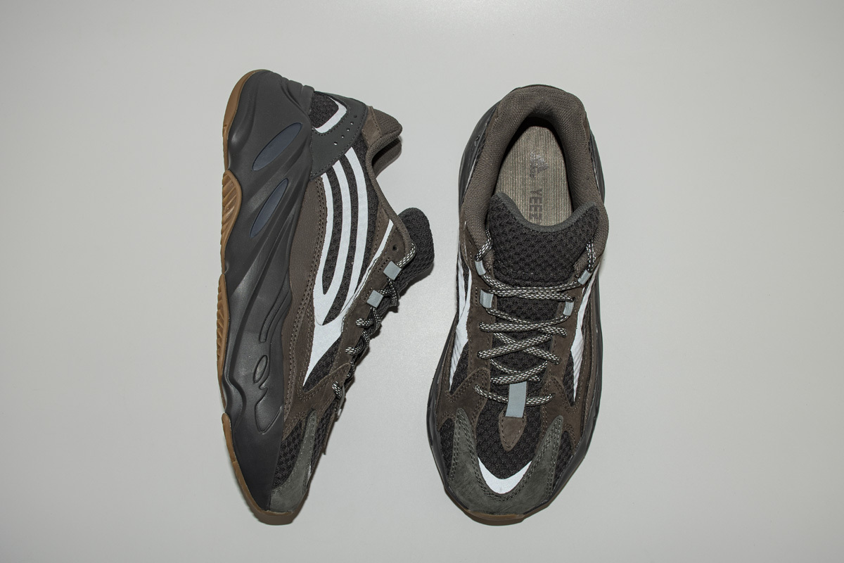 Yeezy Boost 700 V2 “Geode” EG6860??