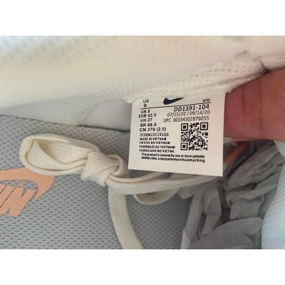 Nike SB Dunk Low DD1391-104  02